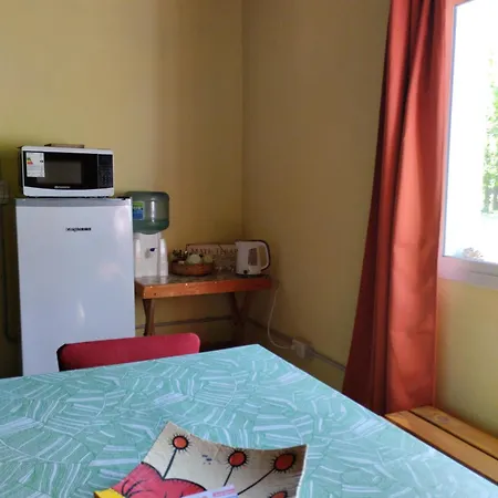 Apartamento La Constancia De La Colonia Julia Y Echarren Río Colorado Exterior foto